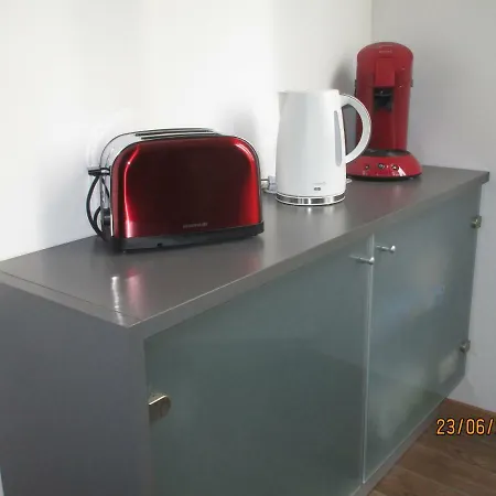 Au Bon Air Apartment *